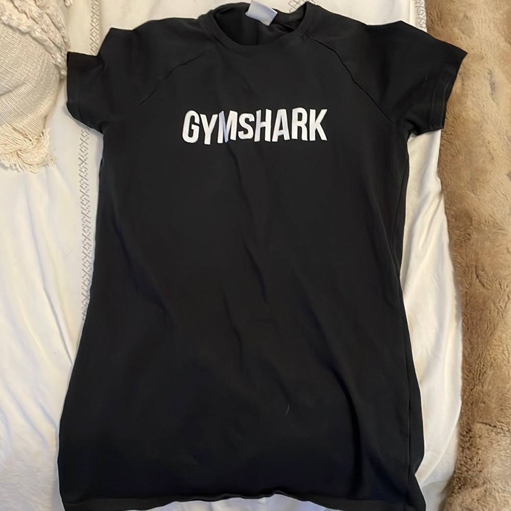 XS men’s short sleeve black gymshark tshirt